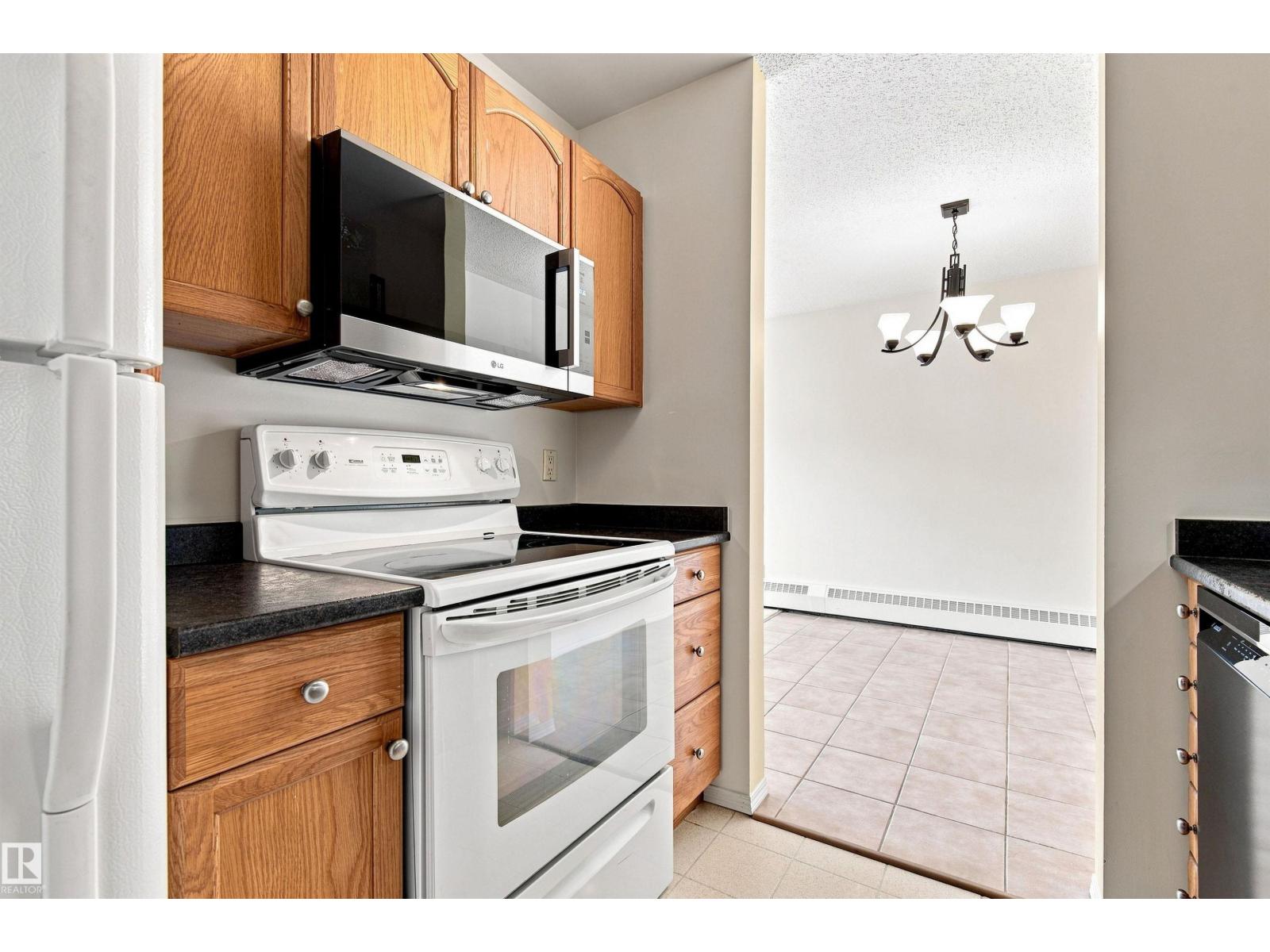 #115 10511 19 Av Nw Property Photo 3