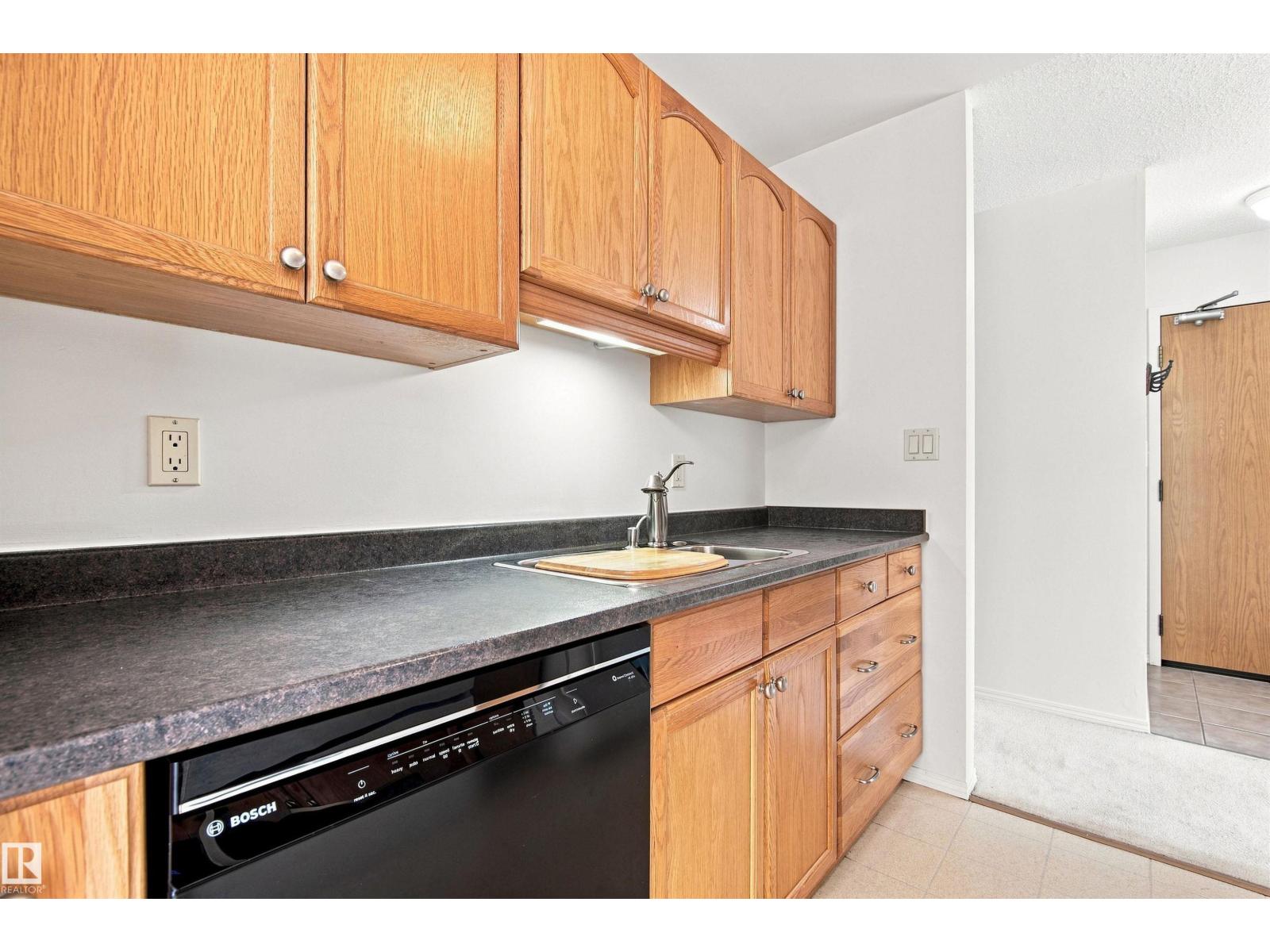 #115 10511 19 Av Nw Property Photo 6