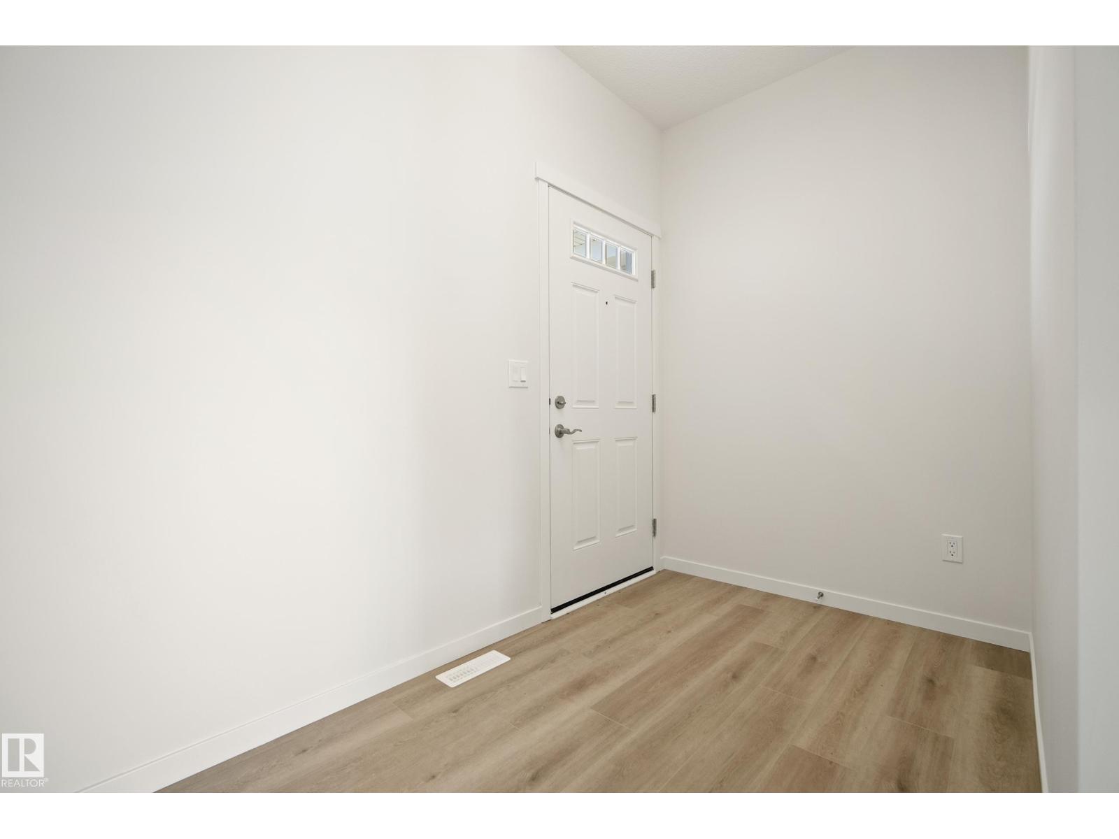 20739 24 Av Nw Property Photo 4