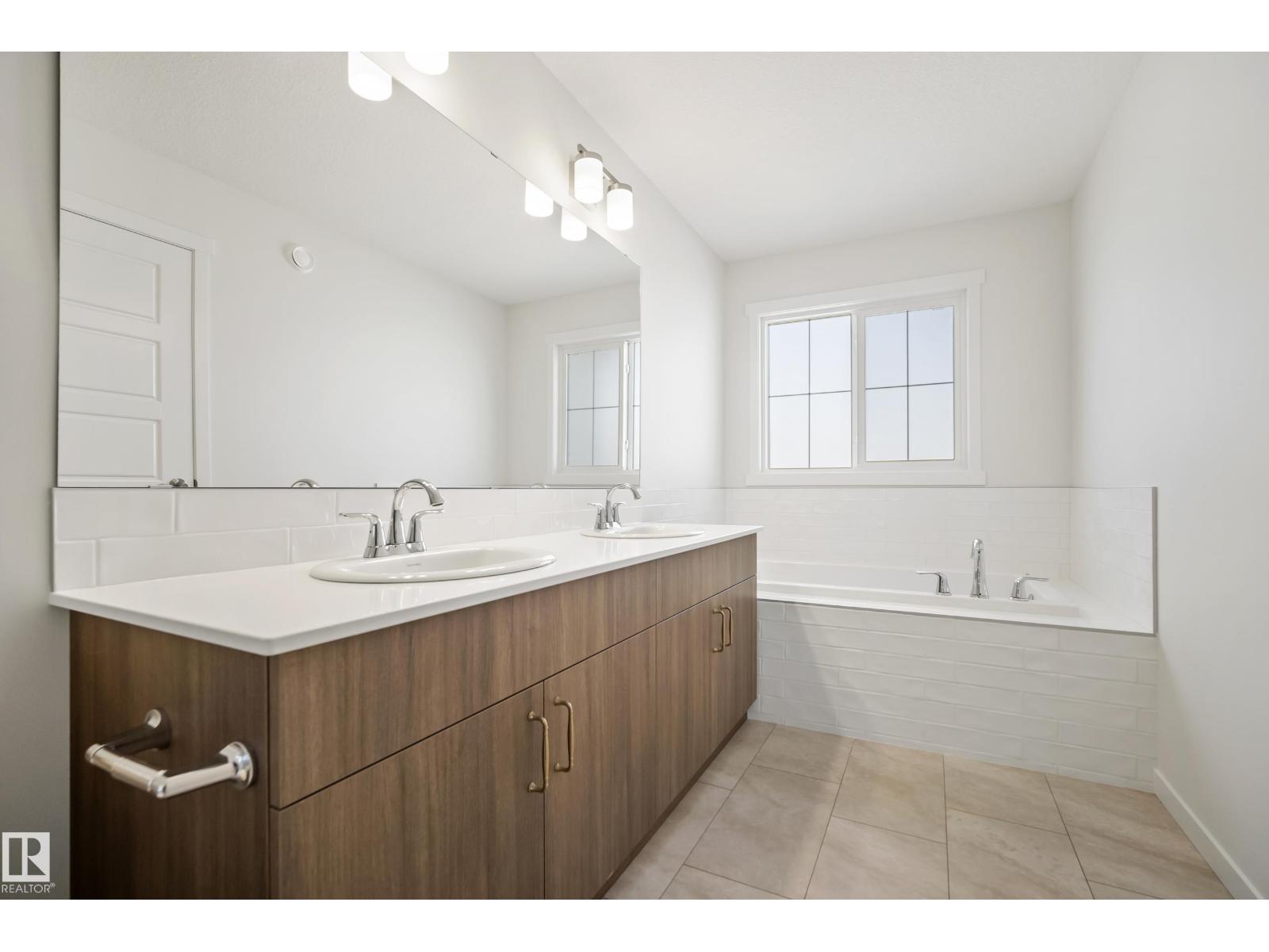 20739 24 Av Nw Property Photo 24