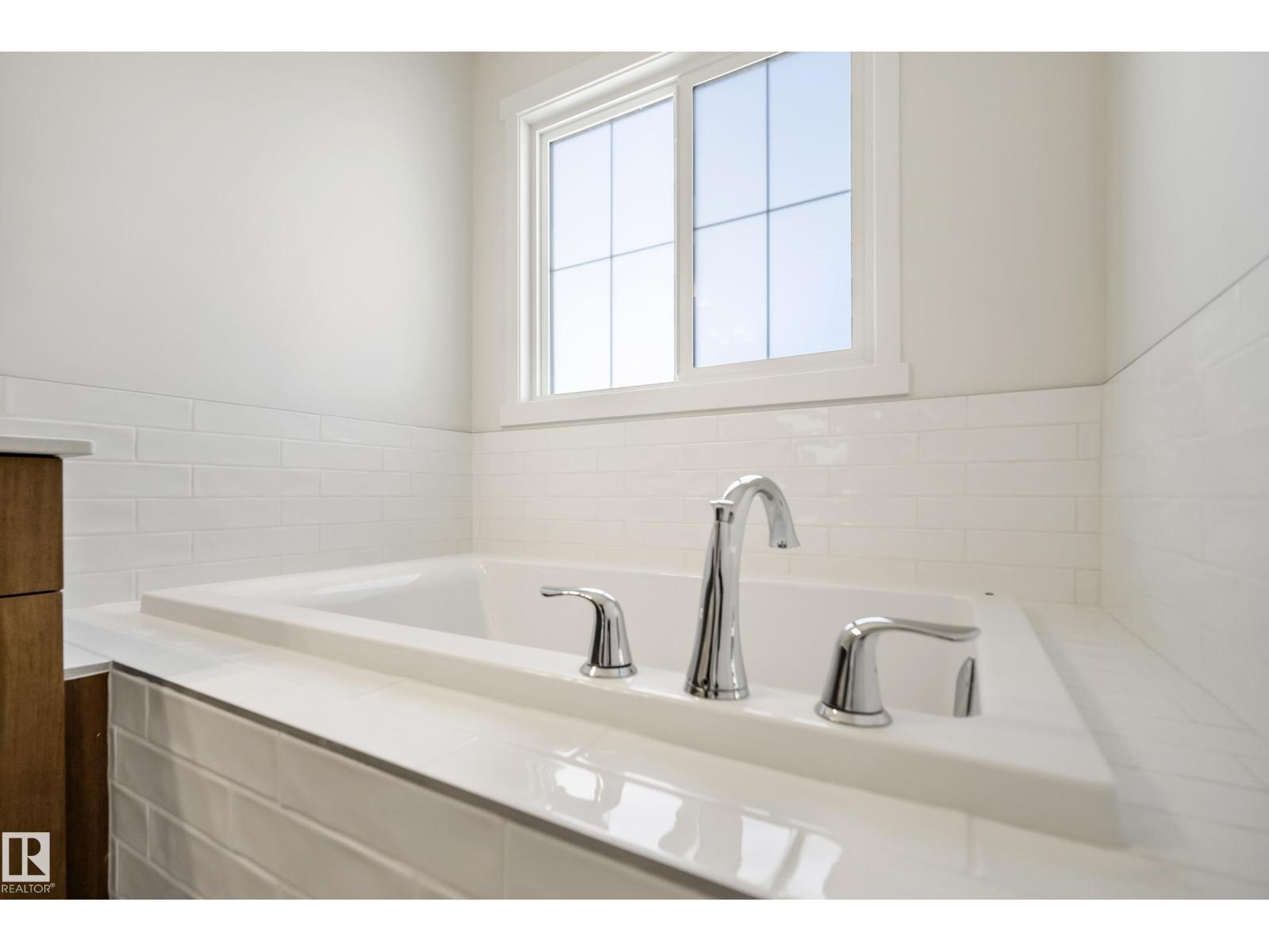 20739 24 Av Nw Property Photo 25