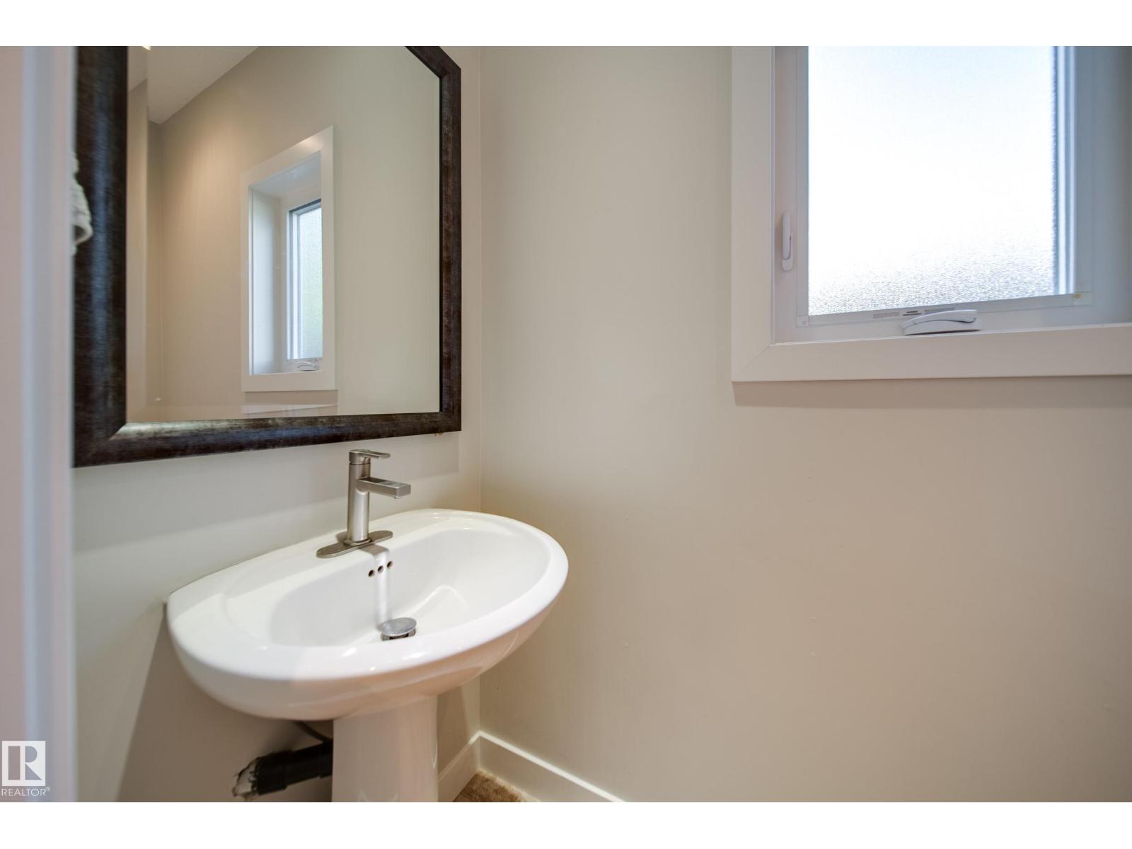 10328 83 St Nw Property Photo 18