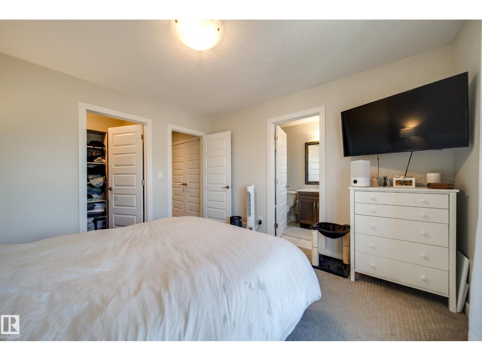 10328 83 St Nw Property Photo 23