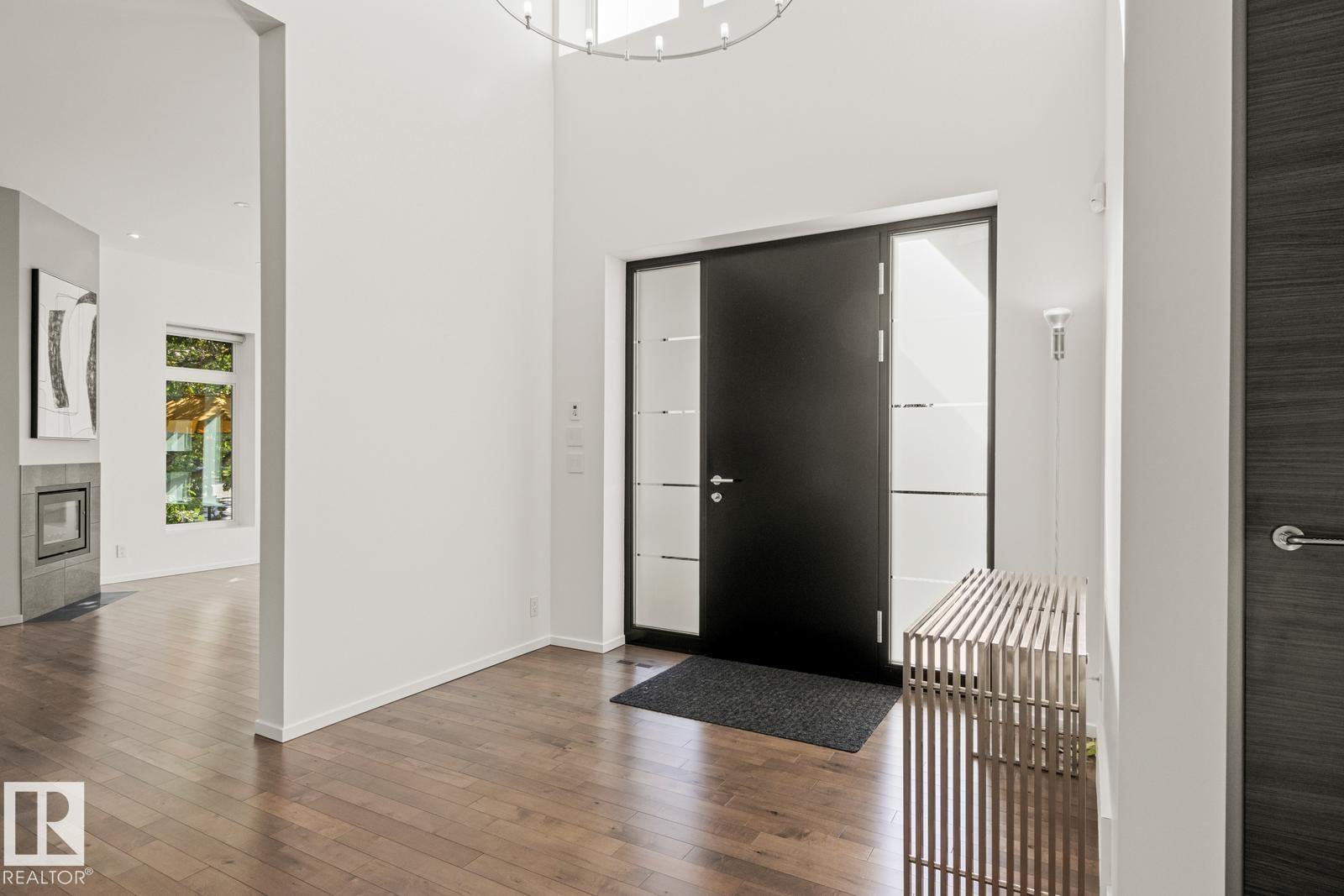 7548 110 Av Nw Property Photo 6