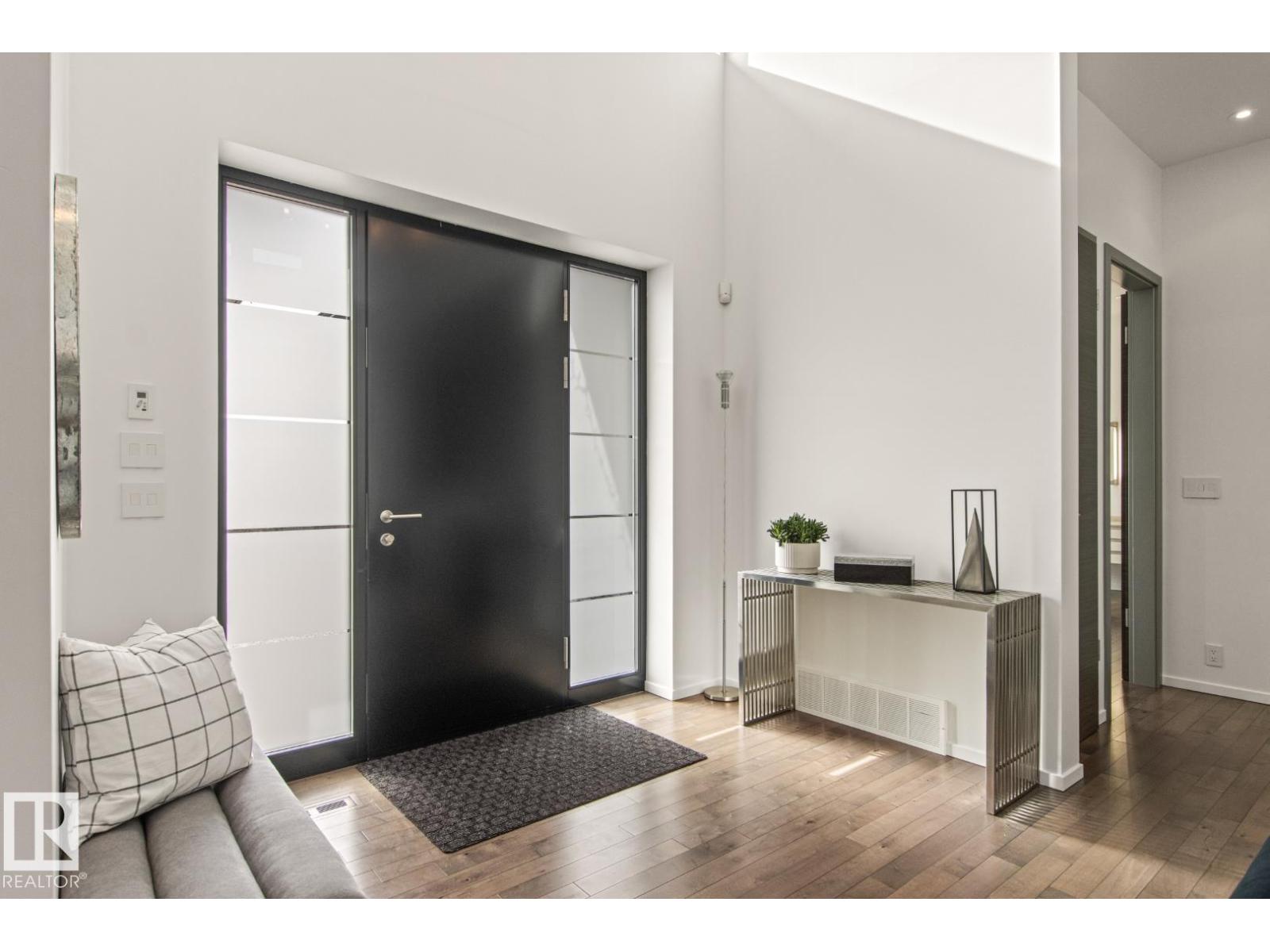 7548 110 Av Nw Property Photo 7