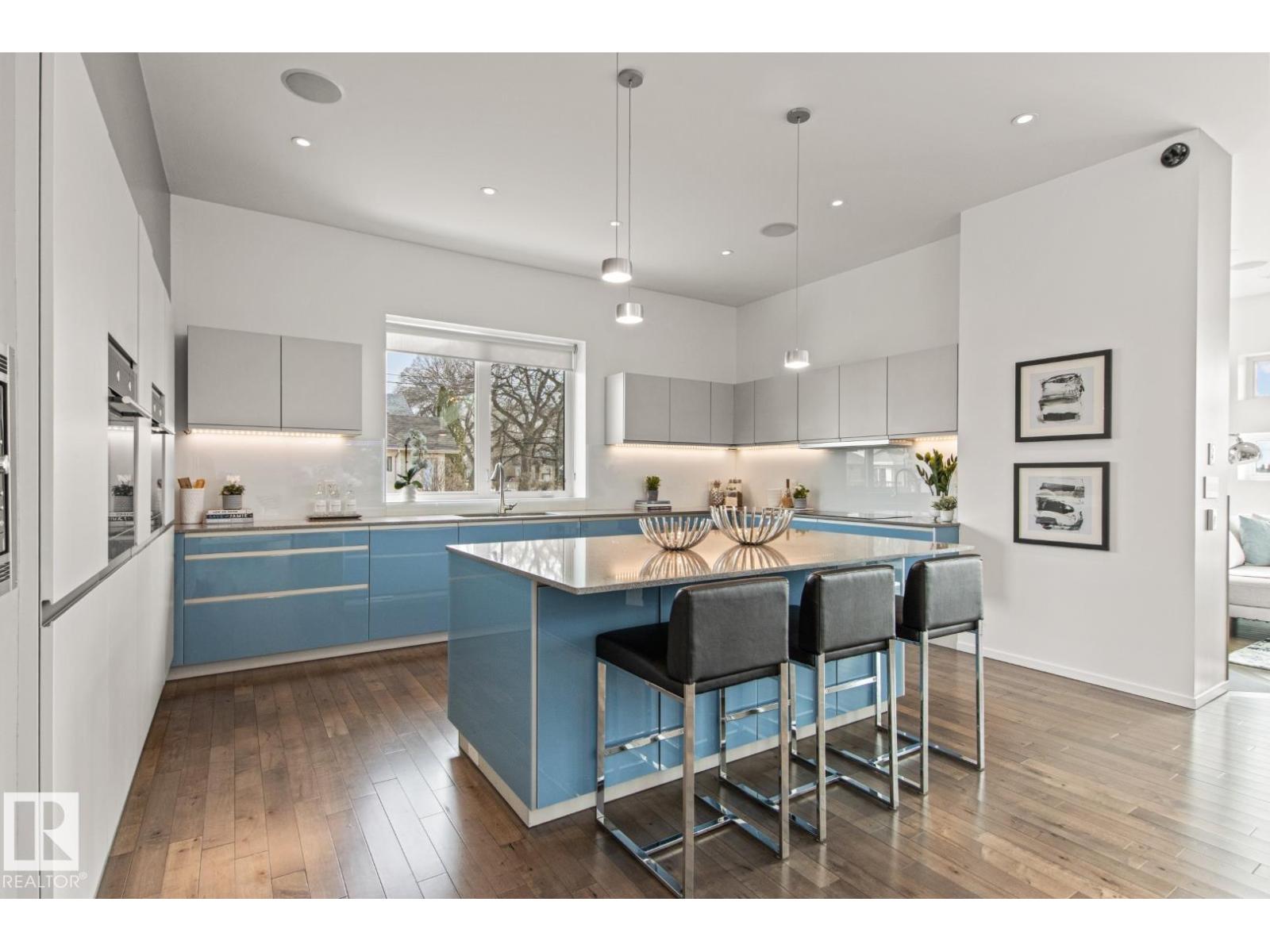 7548 110 Av Nw Property Photo 20