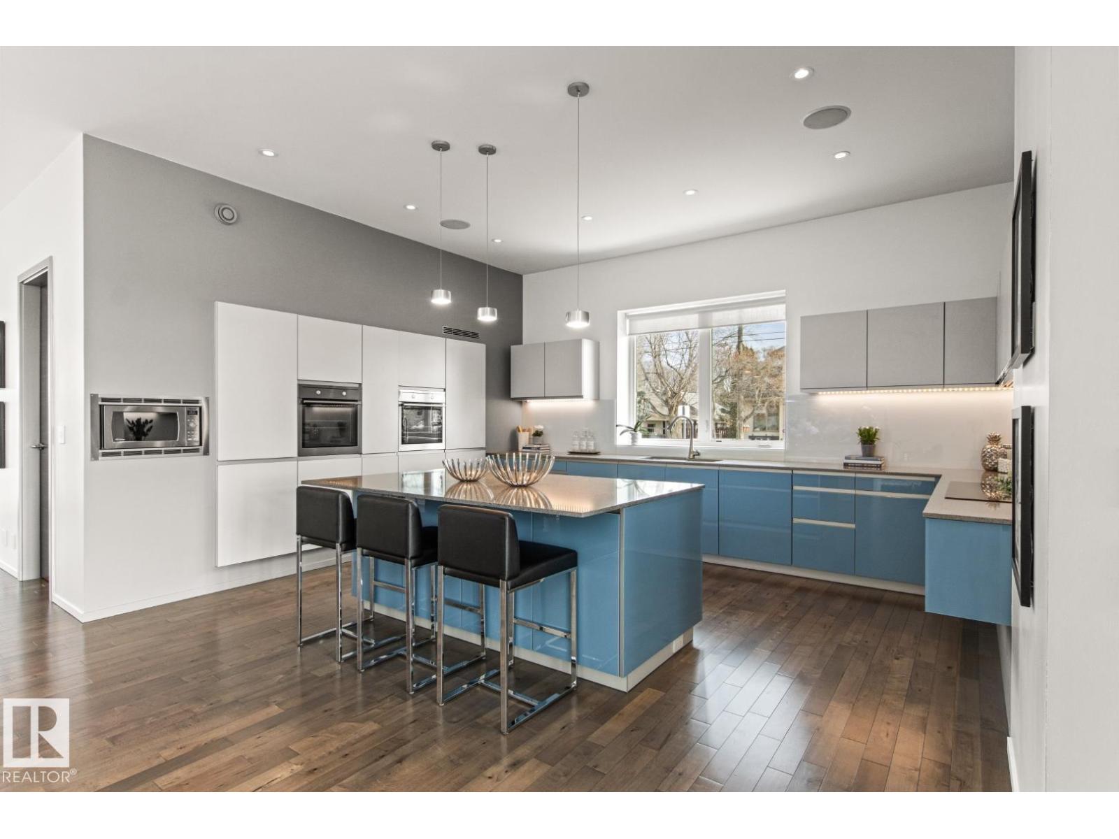 7548 110 Av Nw Property Photo 21
