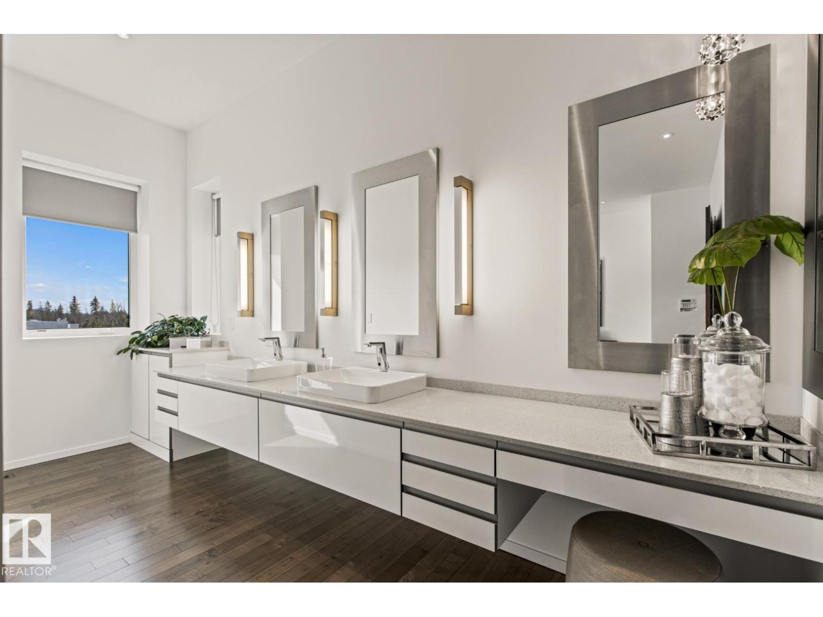 7548 110 Av Nw Property Photo 23