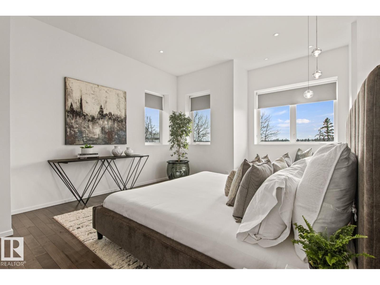 7548 110 Av Nw Property Photo 27