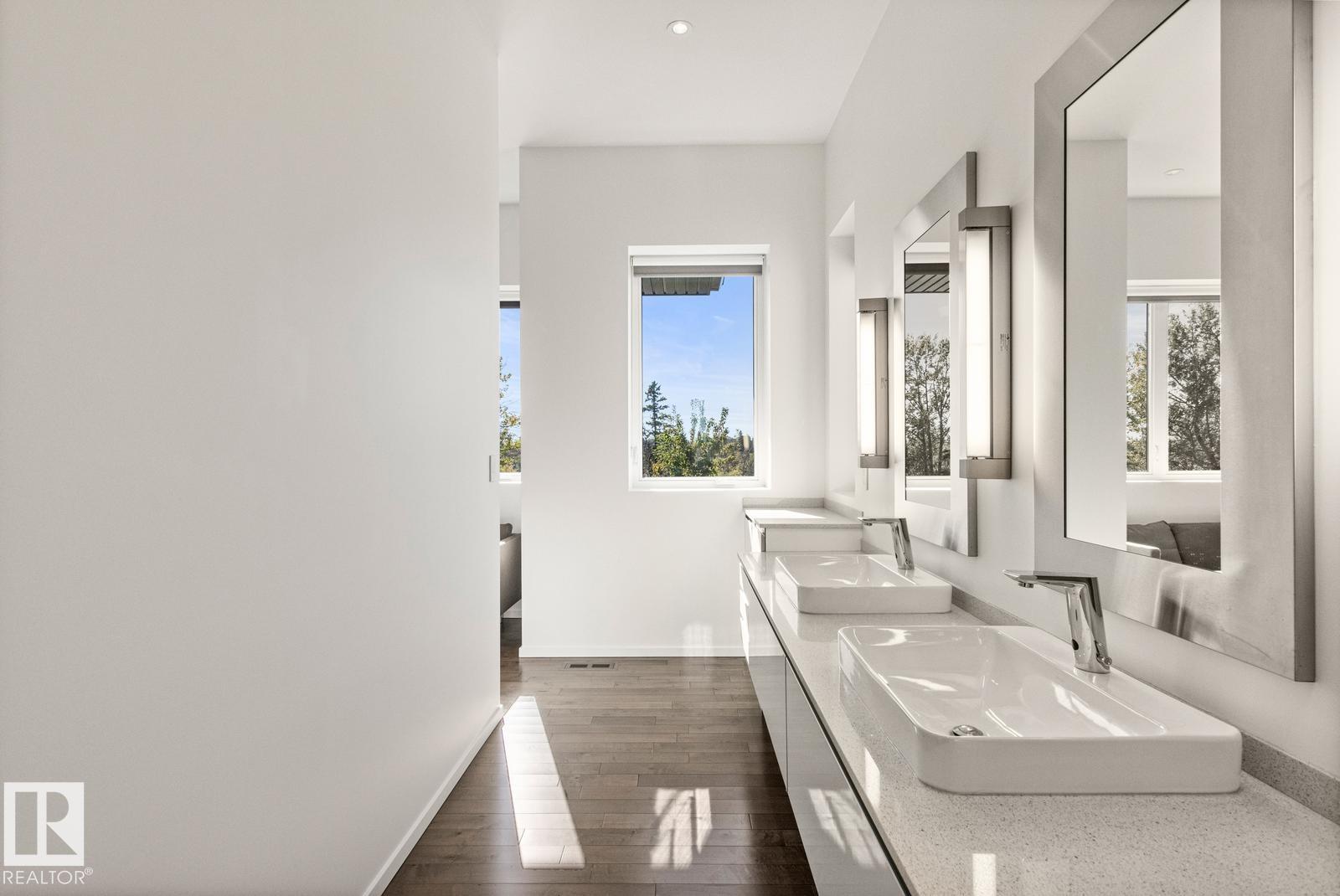 7548 110 Av Nw Property Photo 29