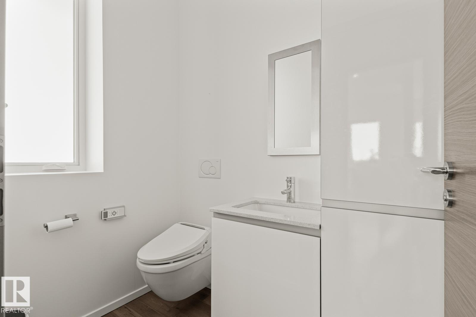 7548 110 Av Nw Property Photo 30