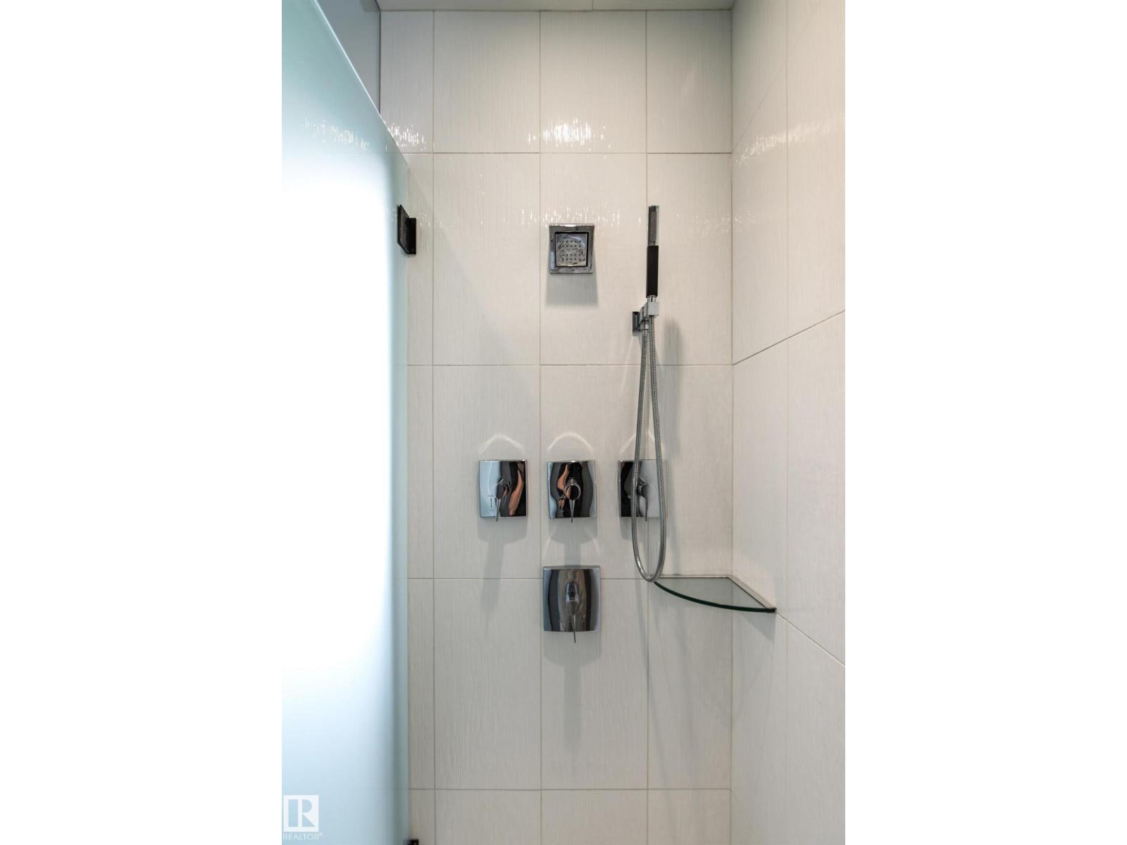 7548 110 Av Nw Property Photo 31