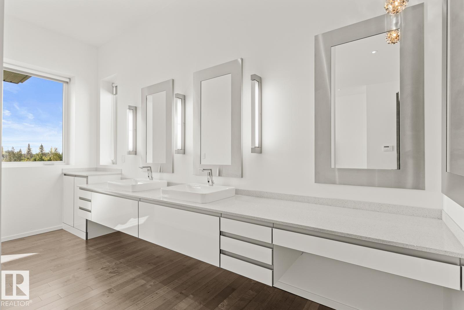 7548 110 Av Nw Property Photo 33