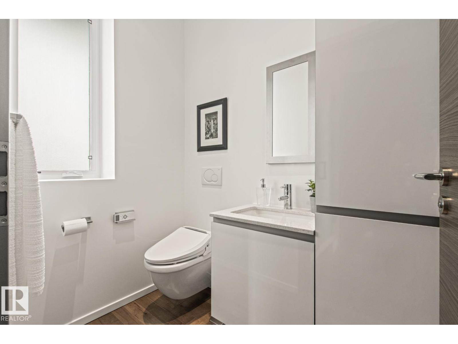 7548 110 Av Nw Property Photo 35