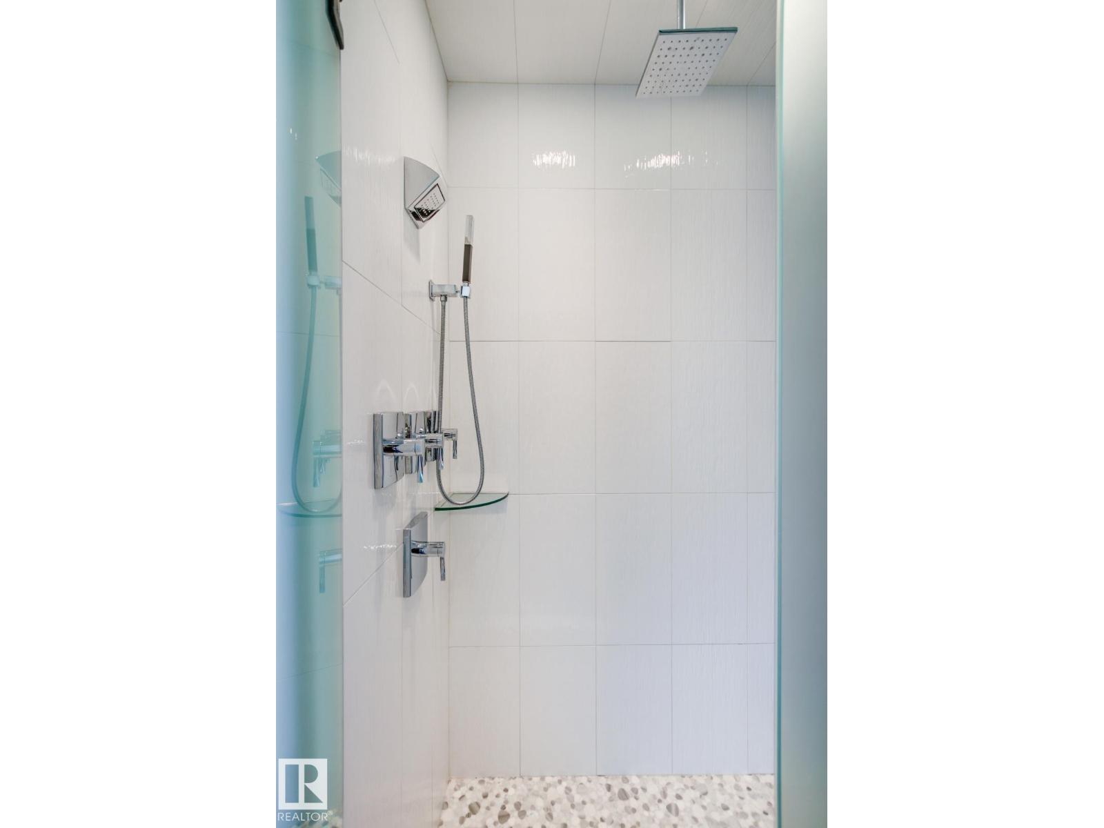 7548 110 Av Nw Property Photo 36