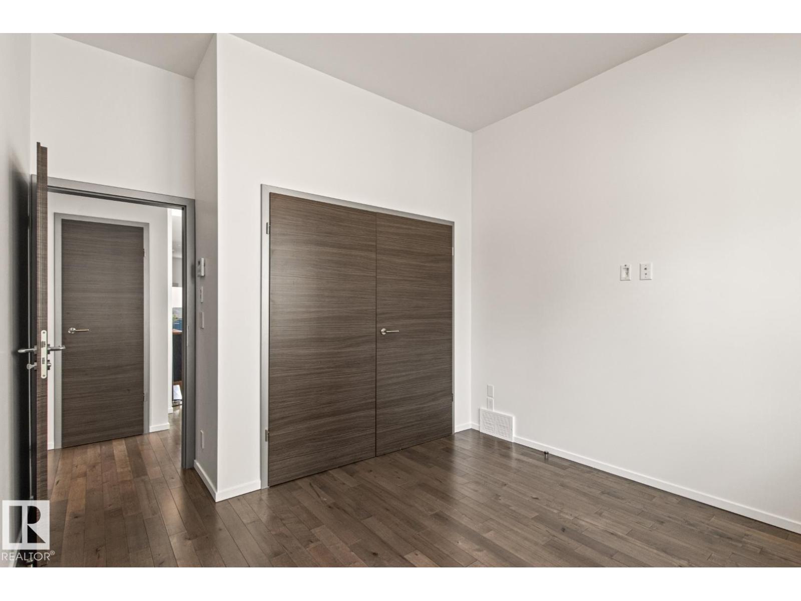 7548 110 Av Nw Property Photo 42