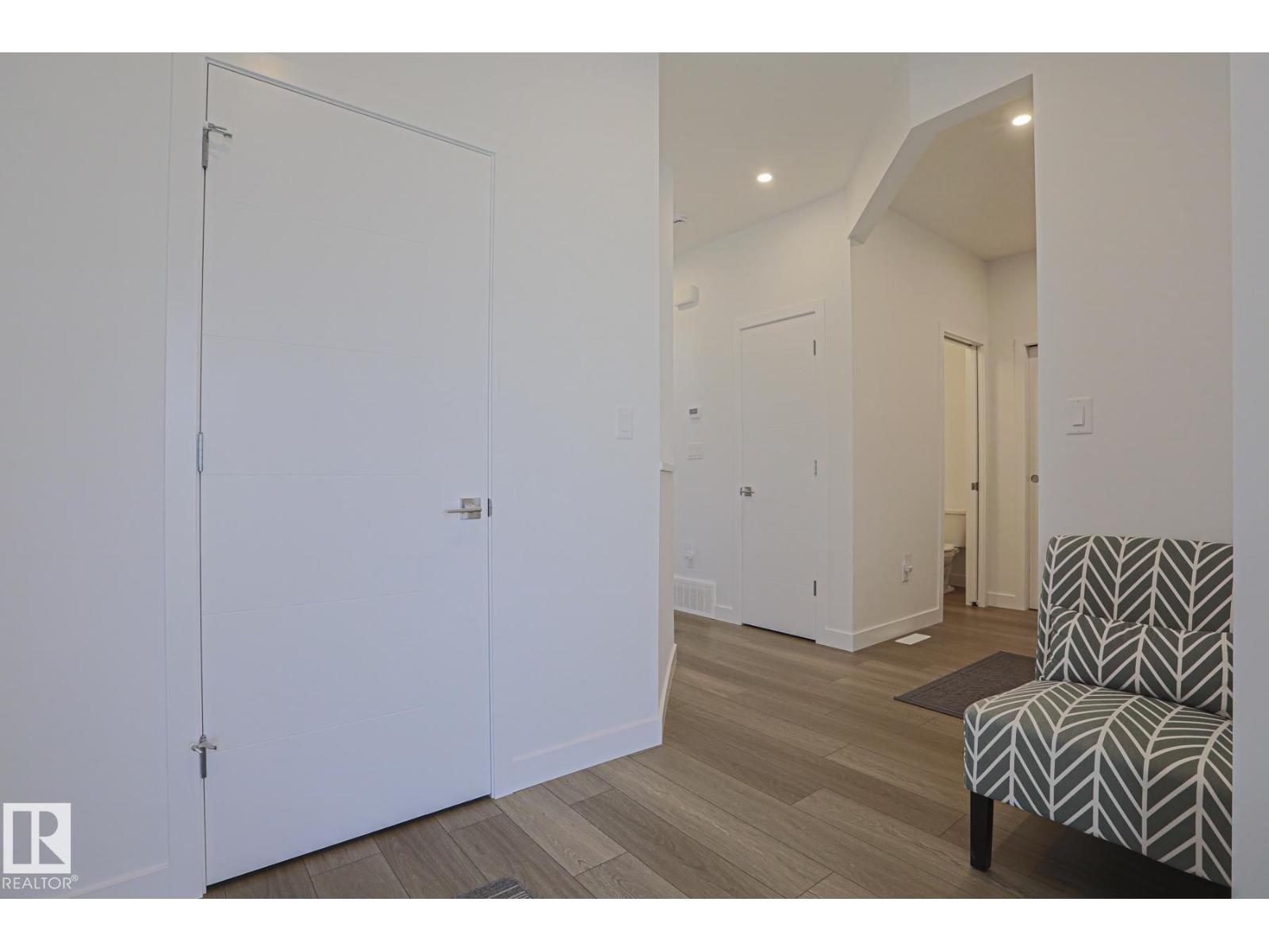102 Royal St Property Photo 2