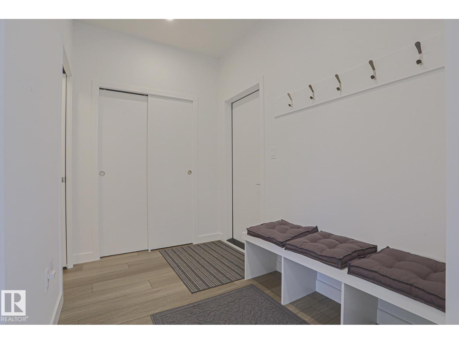 102 Royal St Property Photo 4