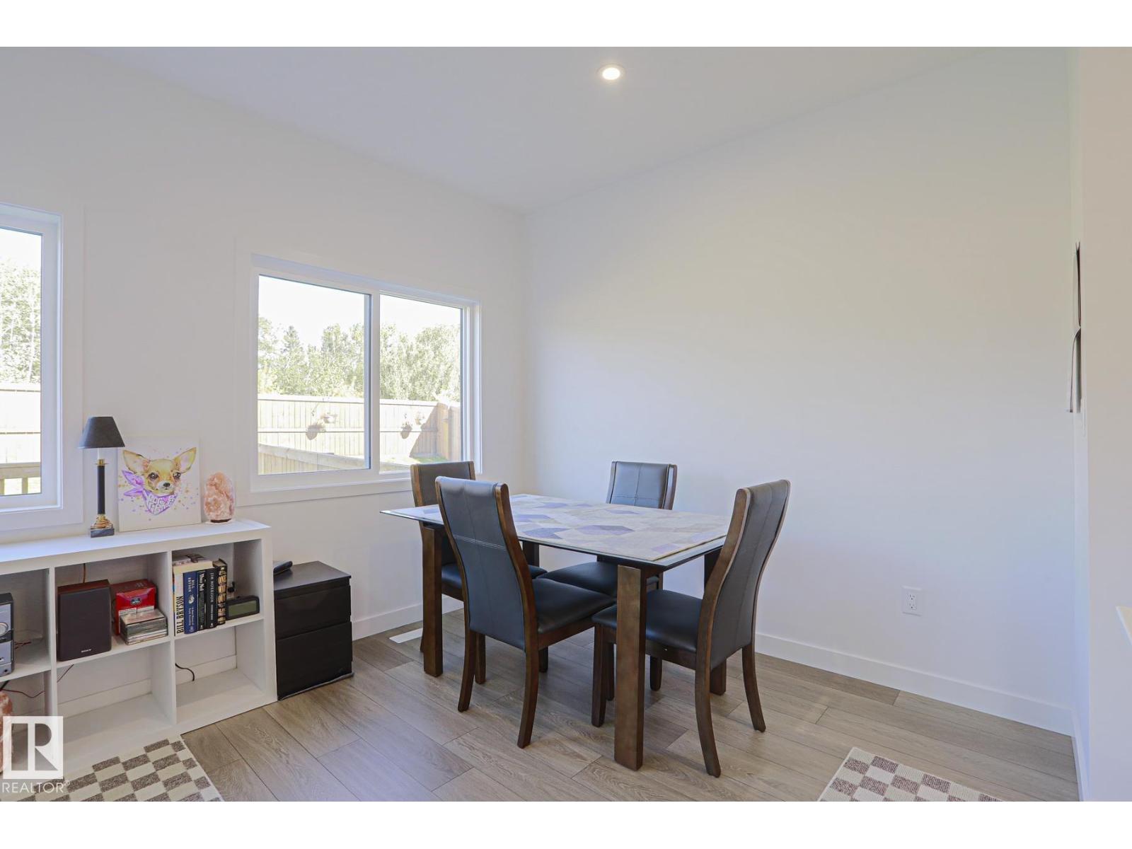 102 Royal St Property Photo 13