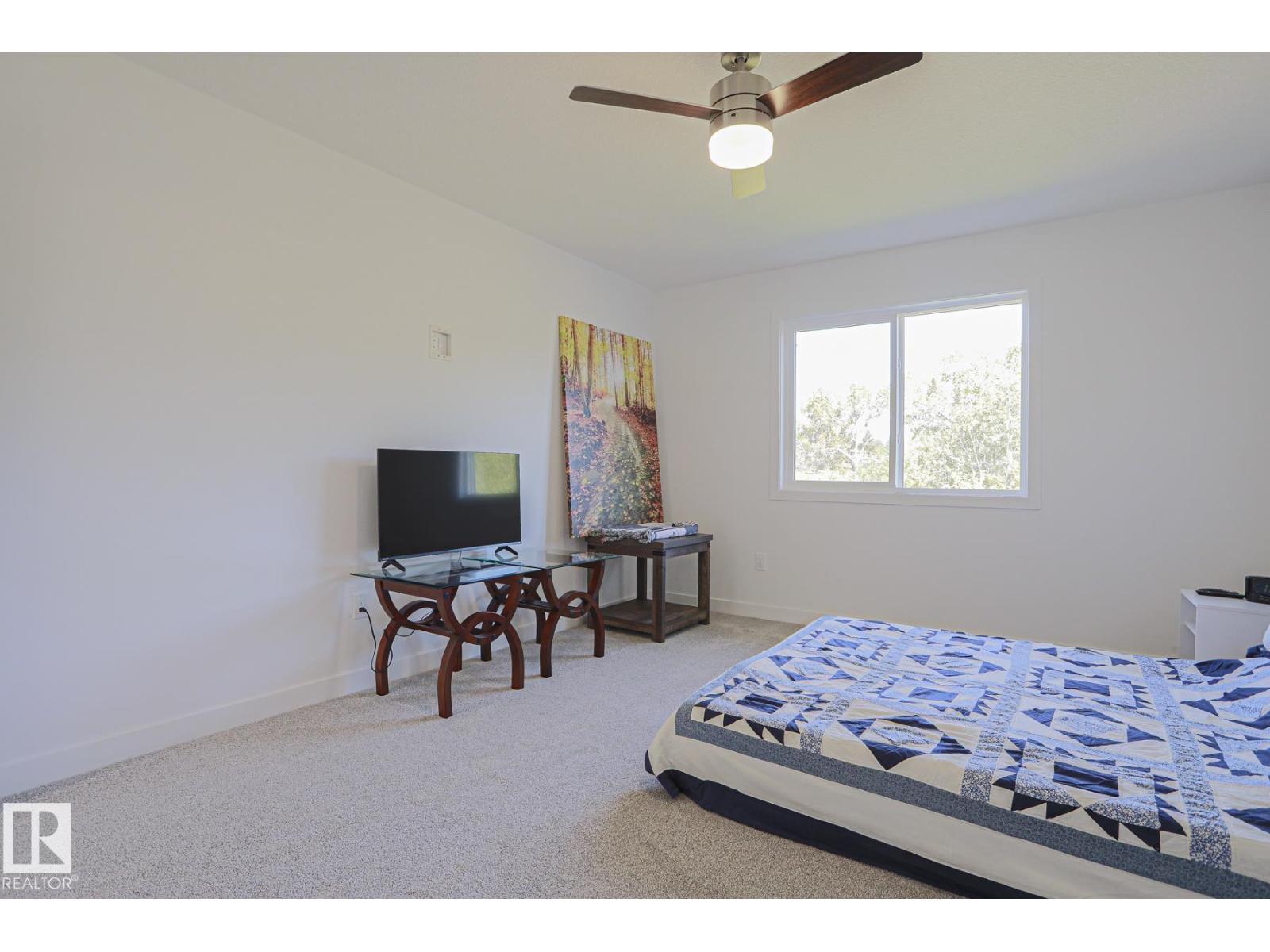 102 Royal St Property Photo 23