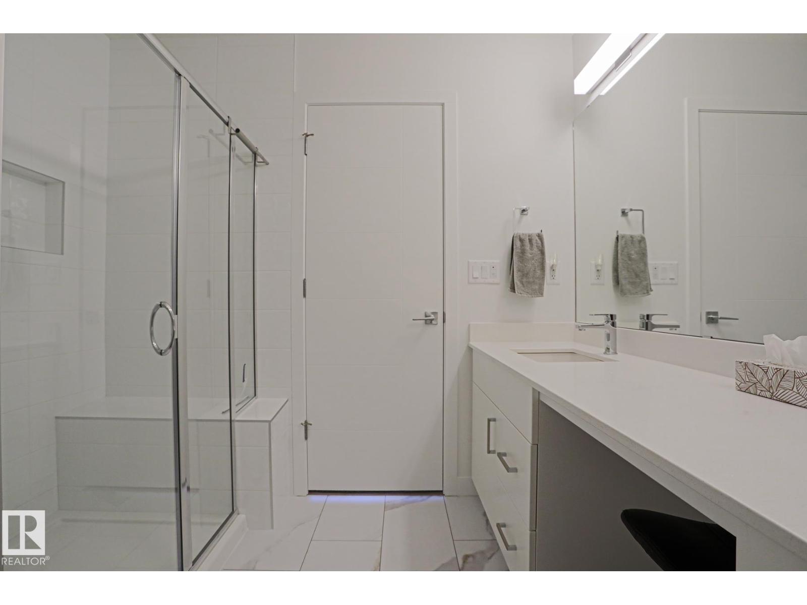 102 Royal St Property Photo 25