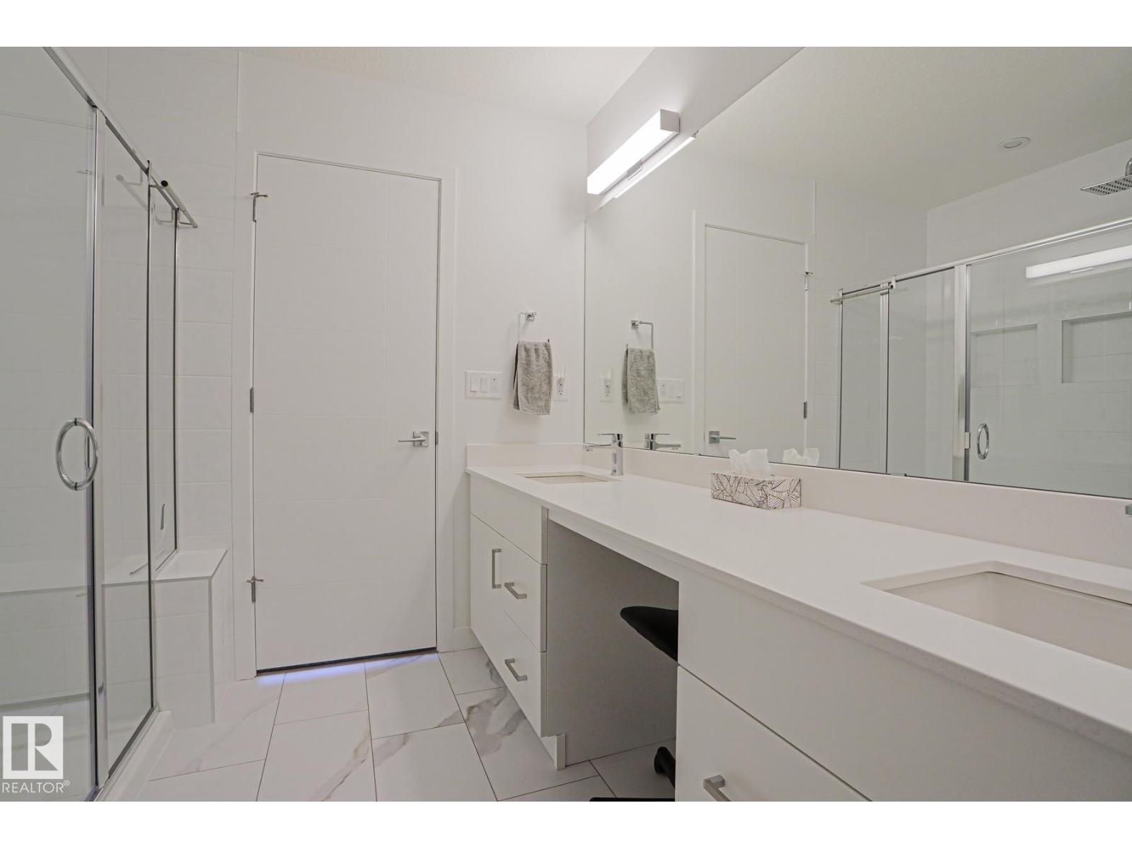 102 Royal St Property Photo 26