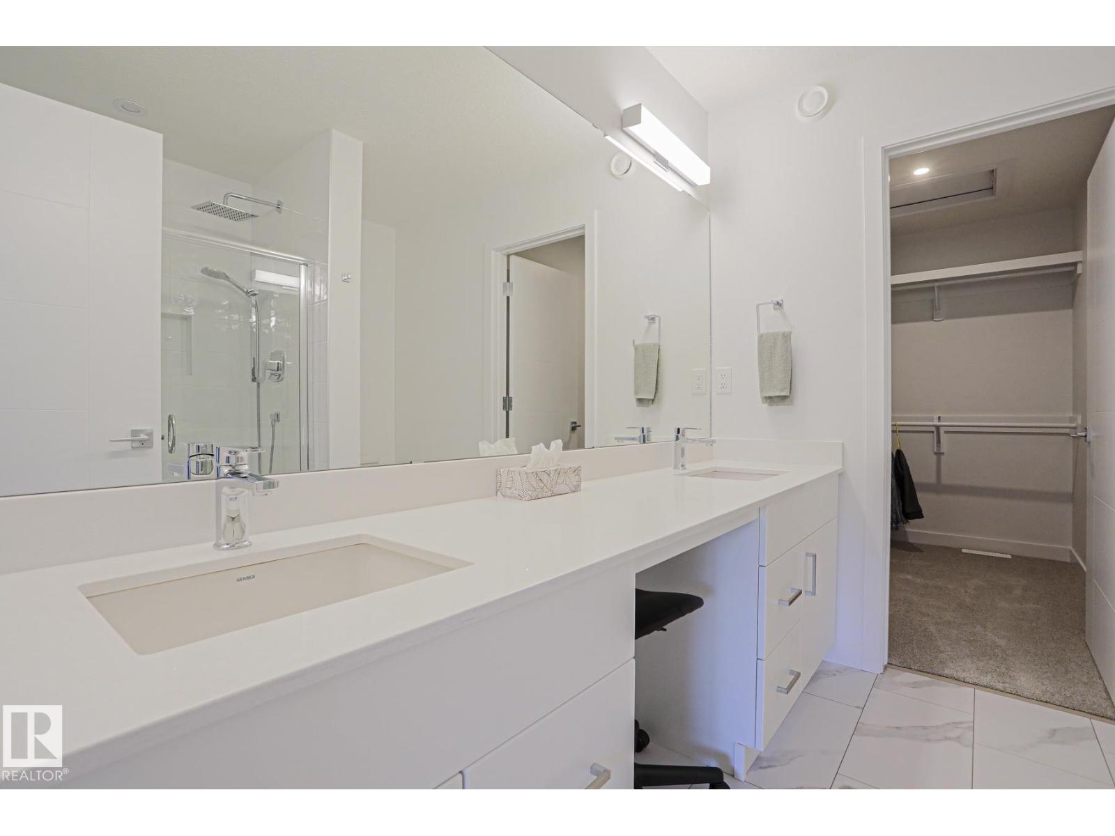 102 Royal St Property Photo 27