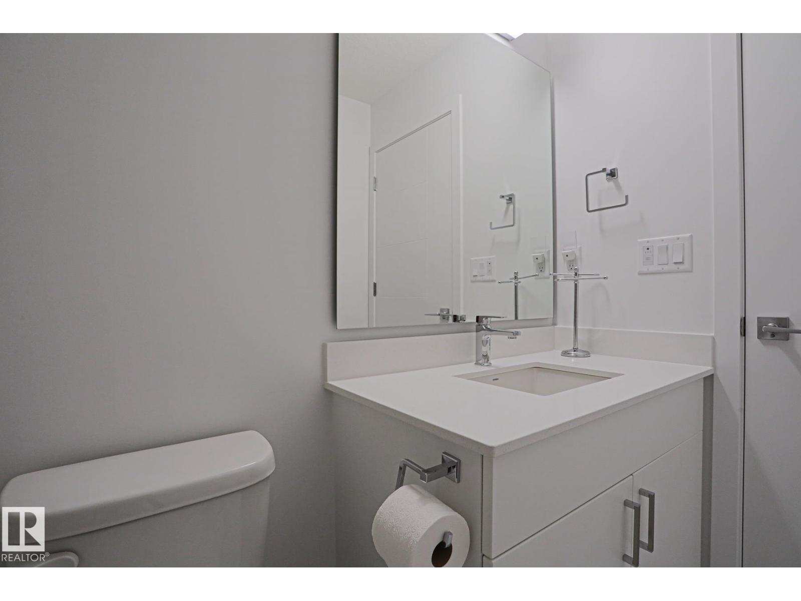 102 Royal St Property Photo 32