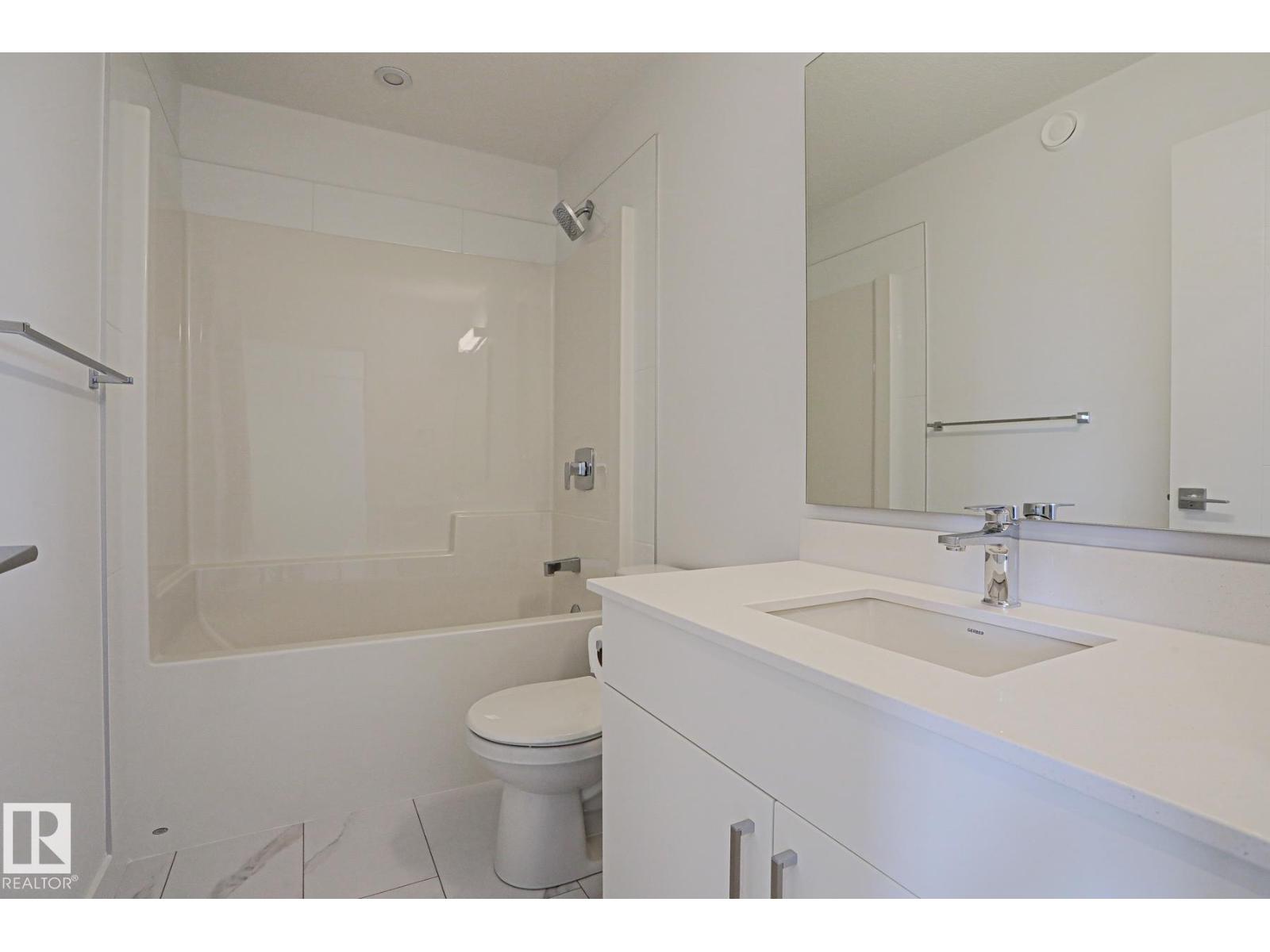 102 Royal St Property Photo 33
