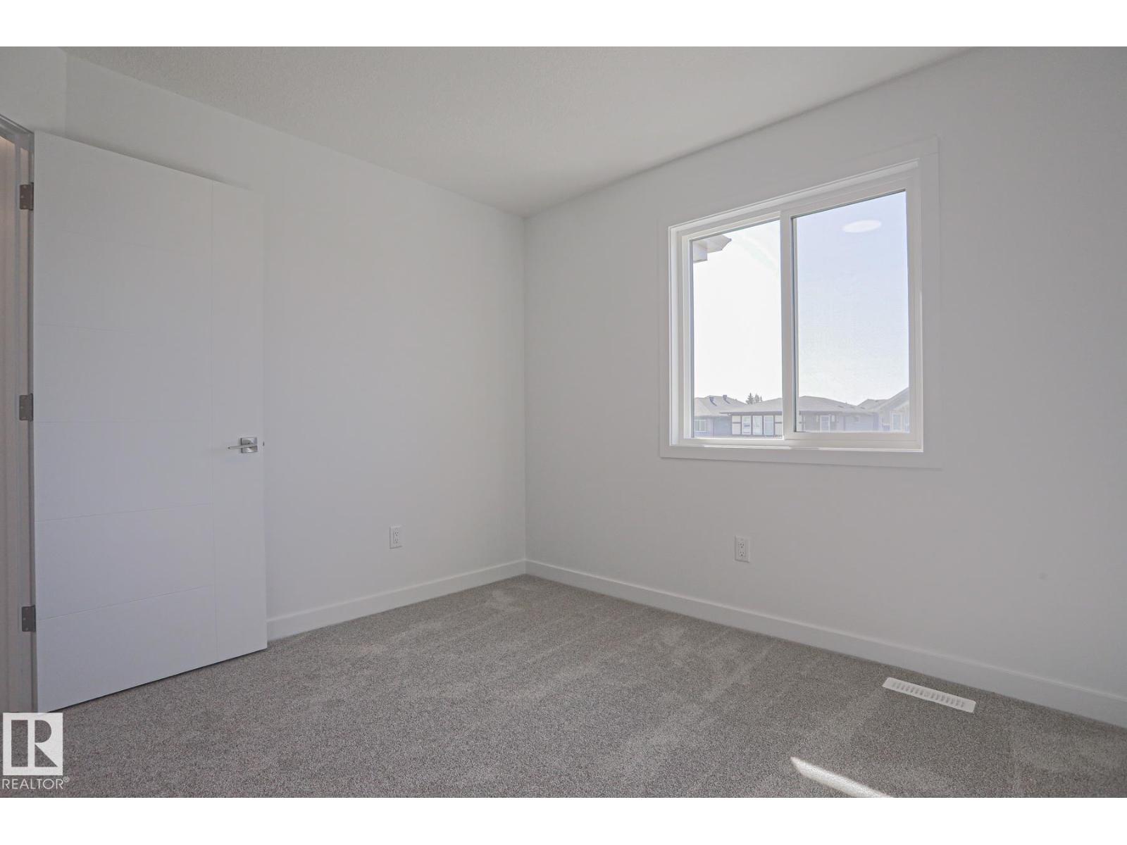 102 Royal St Property Photo 34