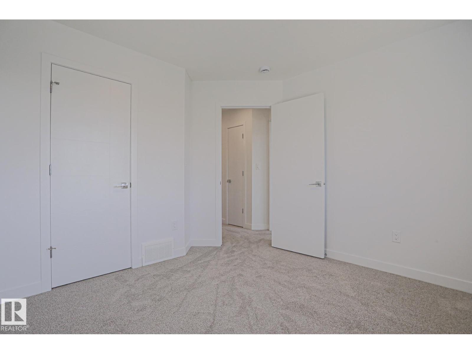 102 Royal St Property Photo 35