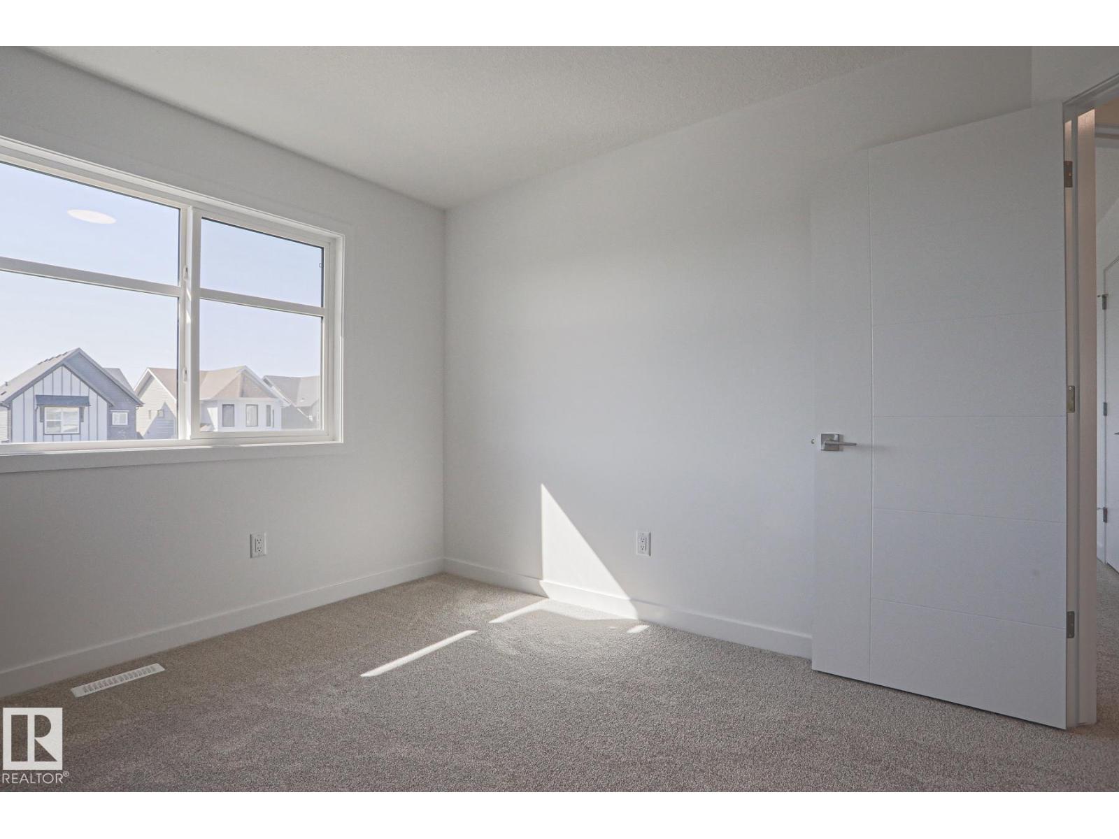102 Royal St Property Photo 38