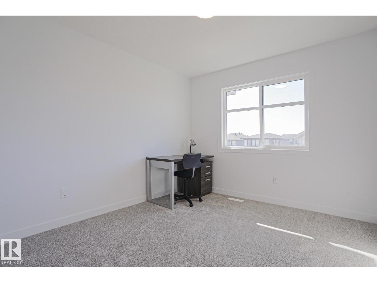 102 Royal St Property Photo 40