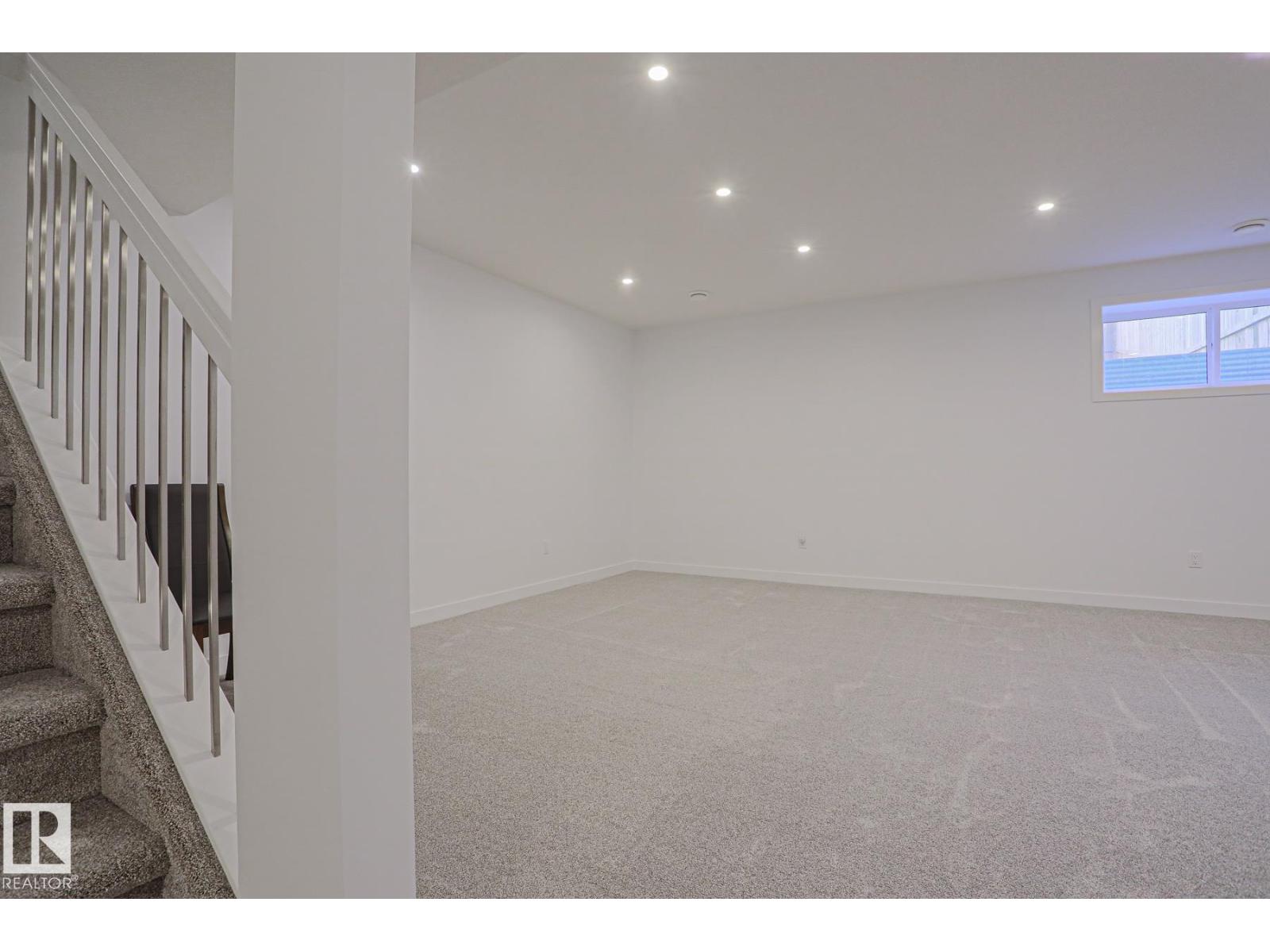 102 Royal St Property Photo 41