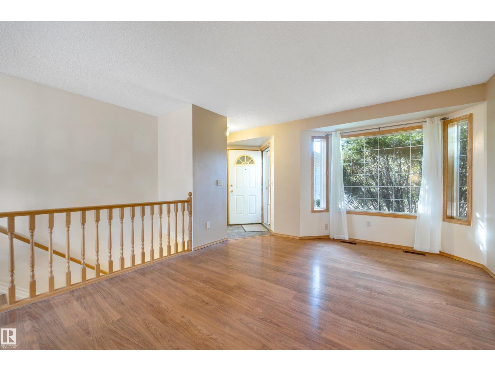 5219 49 St Property Photo 9