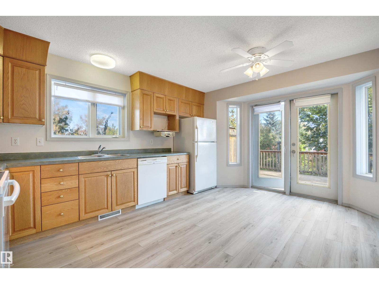 5219 49 St Property Photo 11
