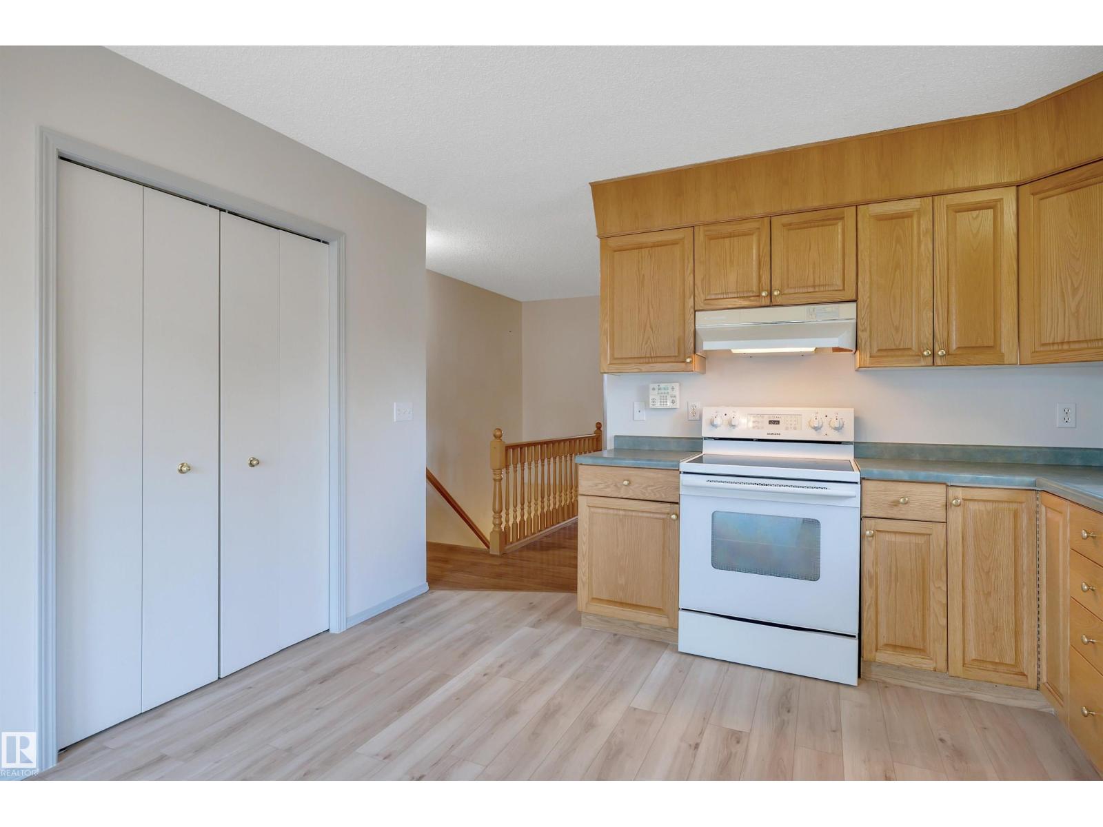 5219 49 St Property Photo 14