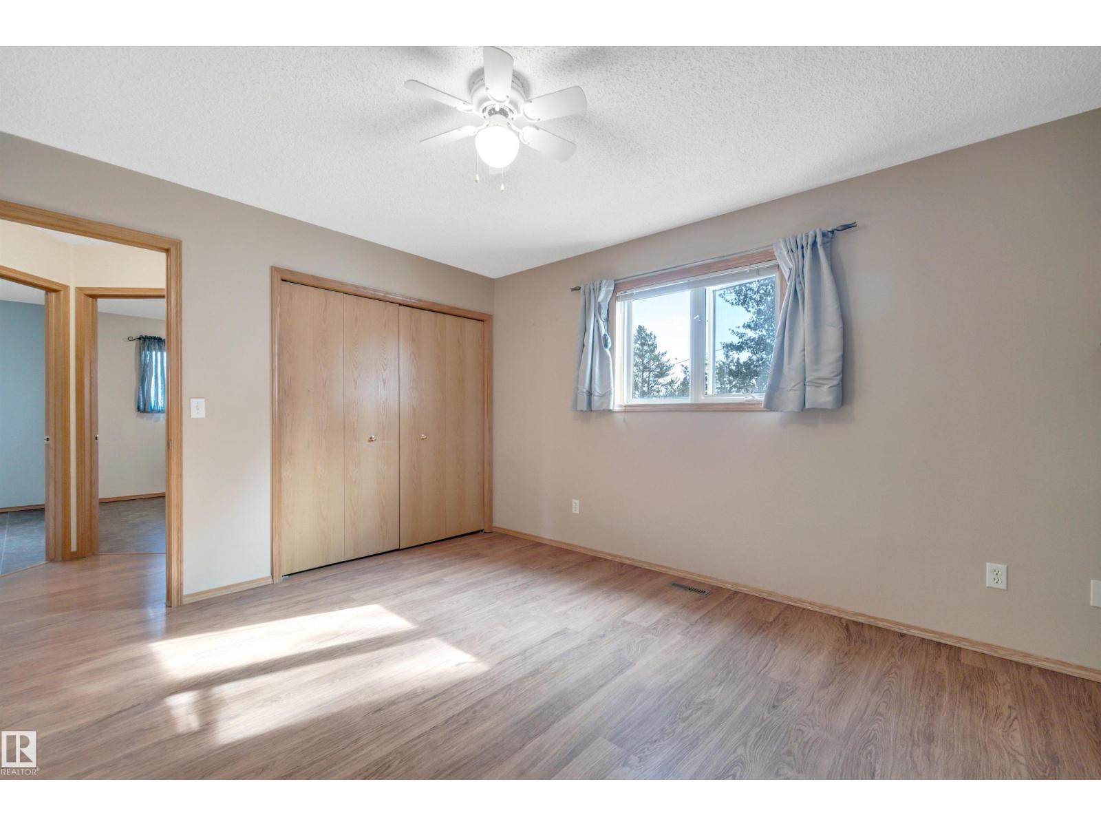 5219 49 St Property Photo 18