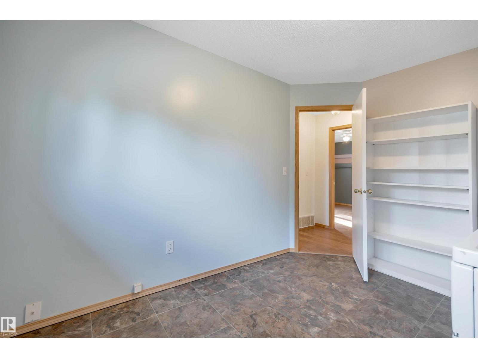 5219 49 St Property Photo 24