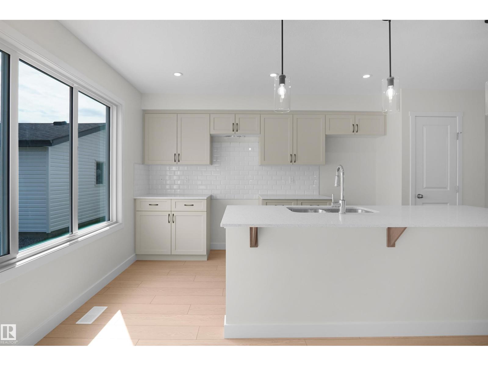 15 Elis Li Property Photo 11