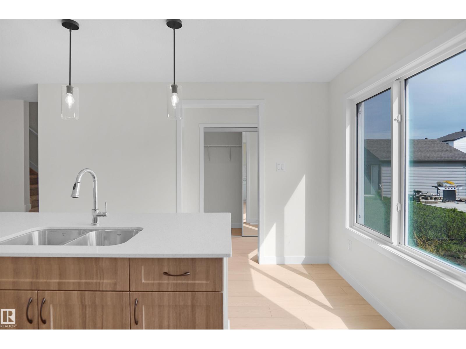 15 Elis Li Property Photo 13