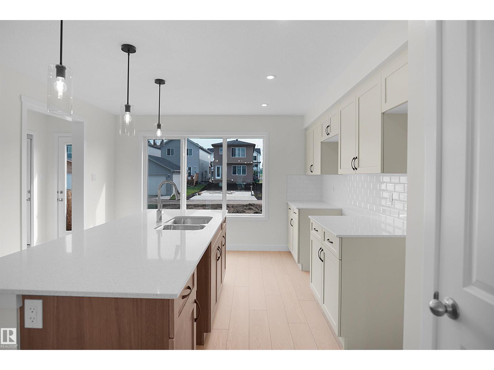 15 Elis Li Property Photo 14
