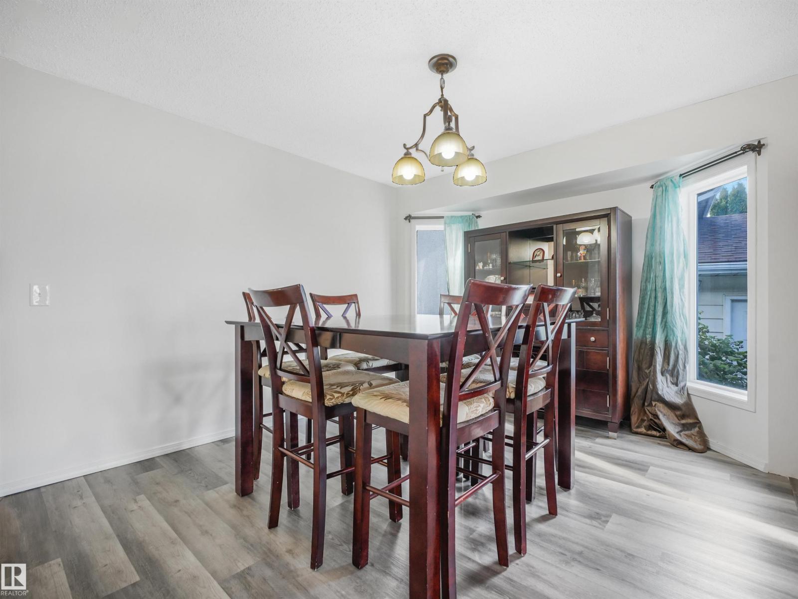 3467 39 St Nw Property Photo 9