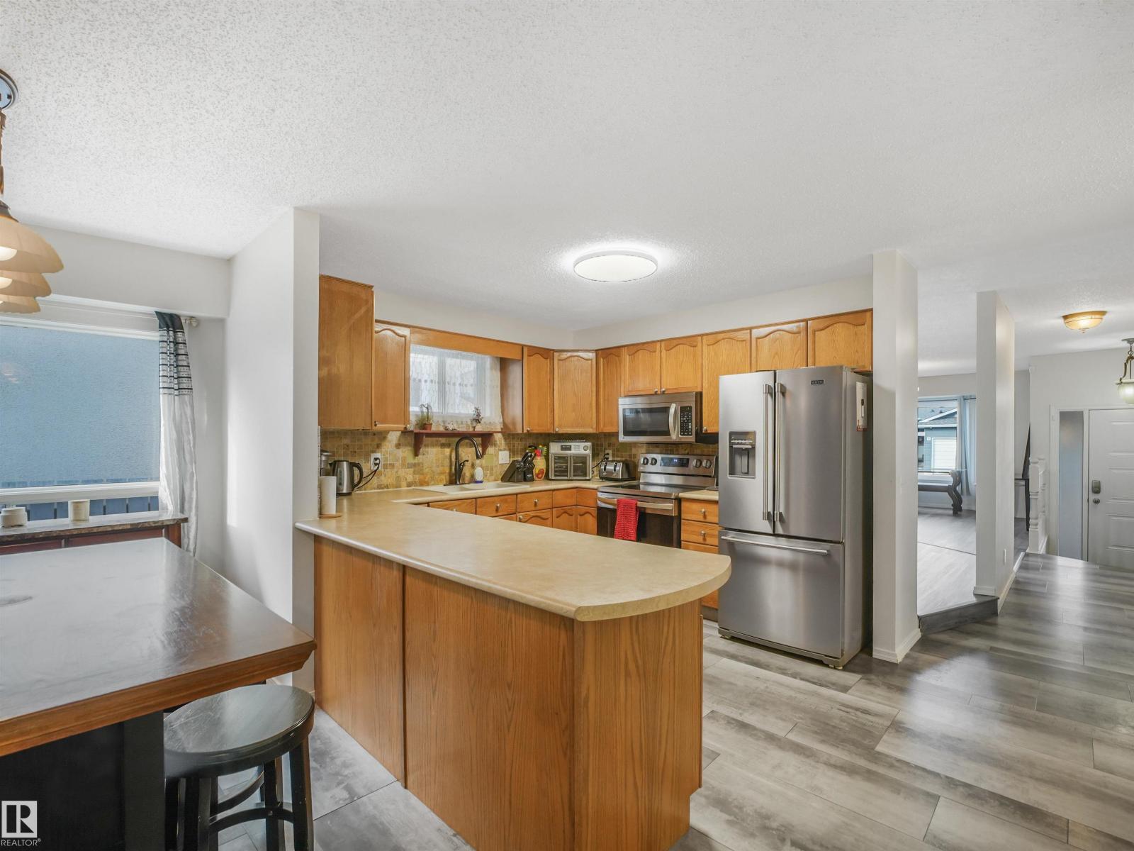 3467 39 St Nw Property Photo 11
