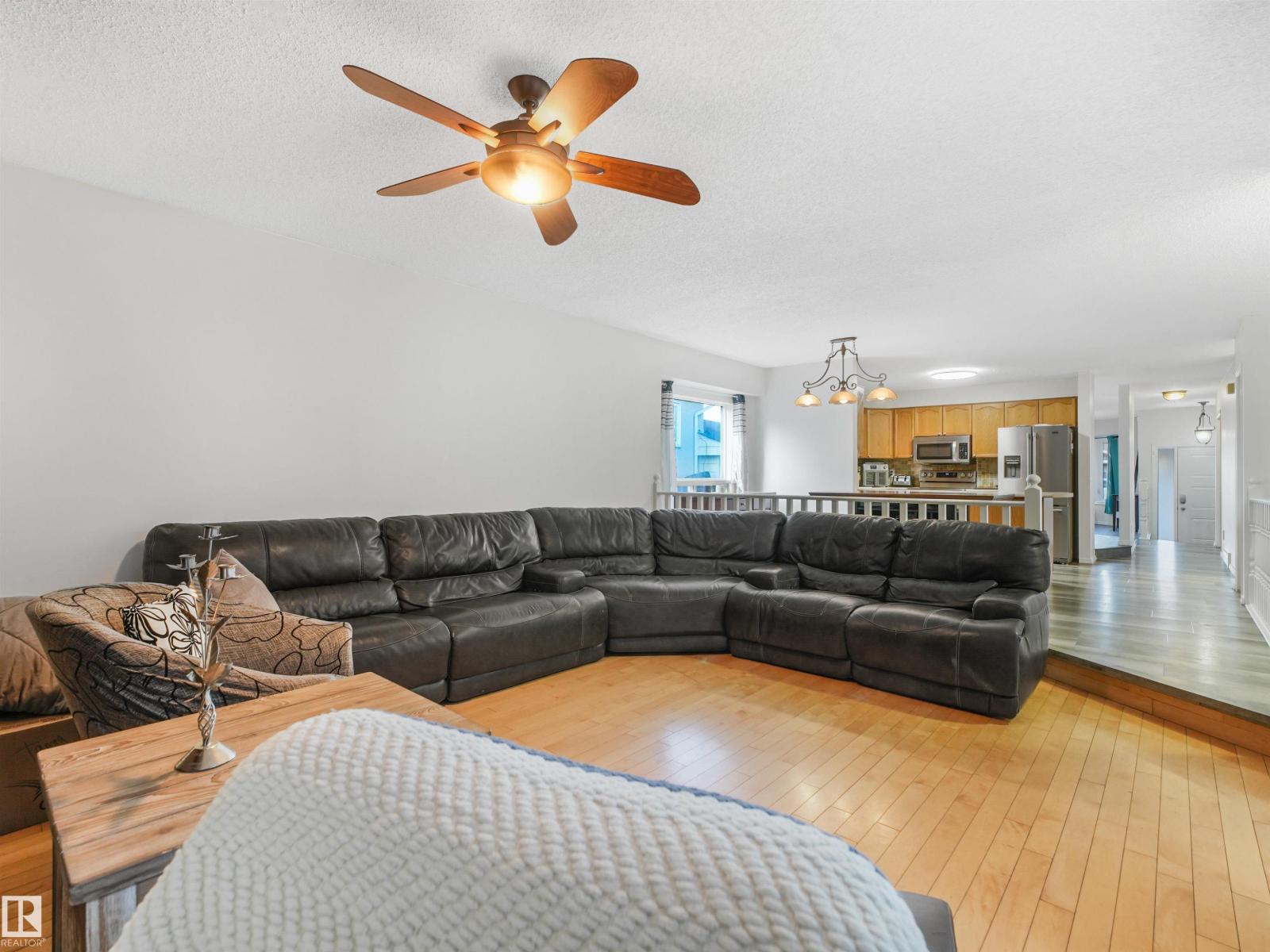 3467 39 St Nw Property Photo 17