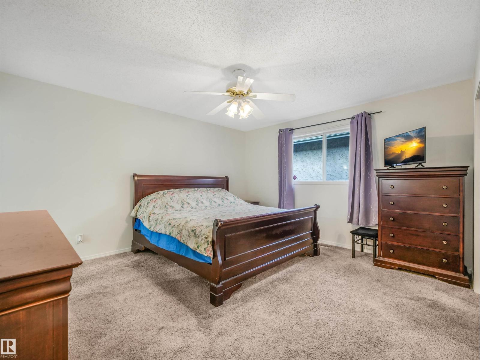 3467 39 St Nw Property Photo 21