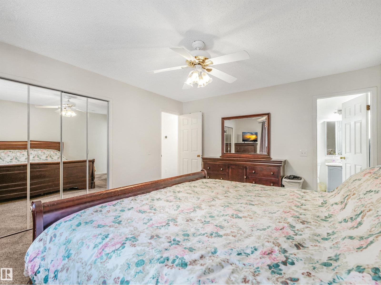 3467 39 St Nw Property Photo 23