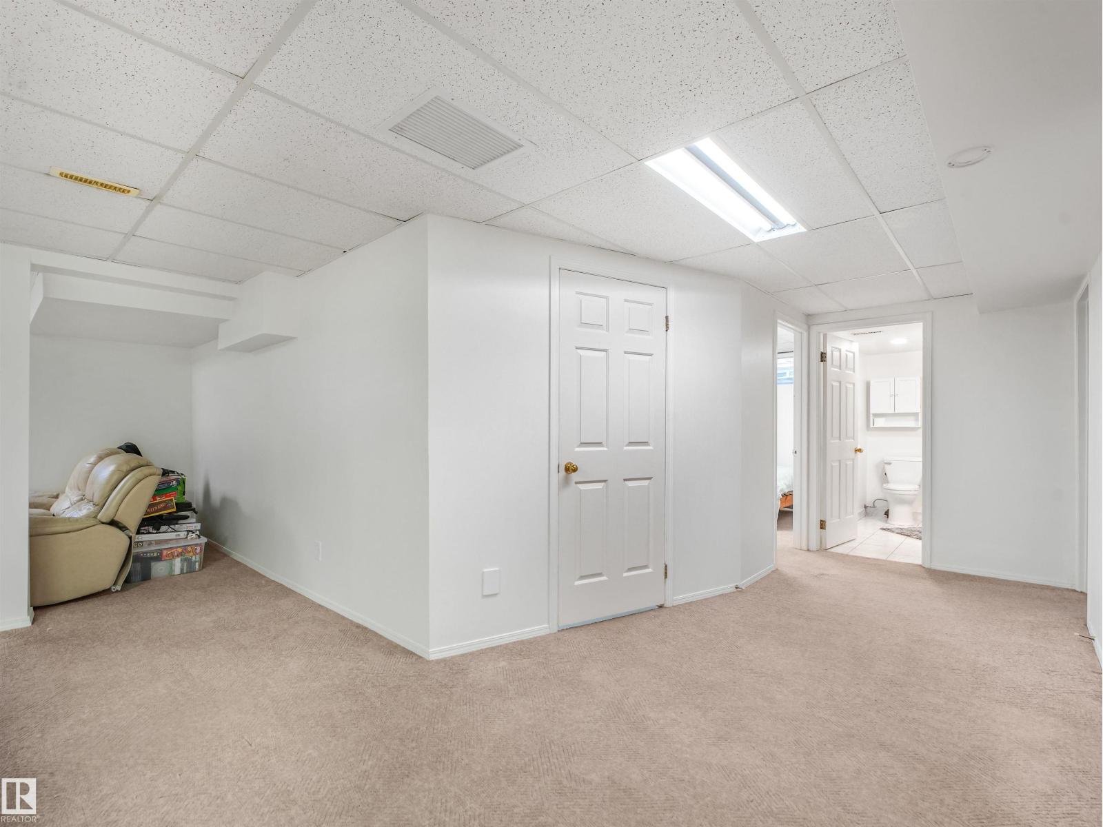 3467 39 St Nw Property Photo 38