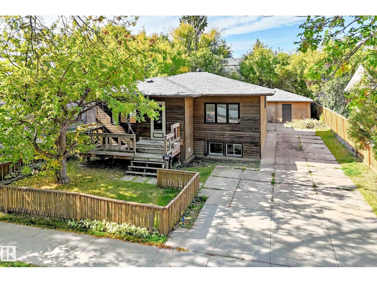 9536 155 St Nw Property Photo 1