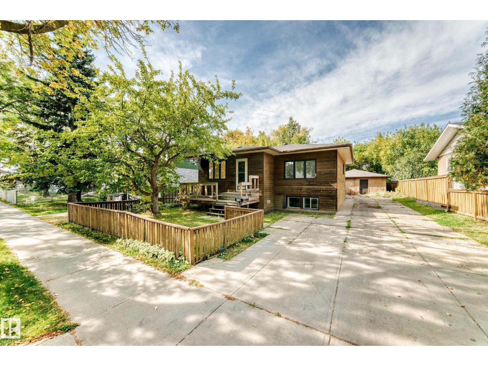9536 155 St Nw Property Photo 5